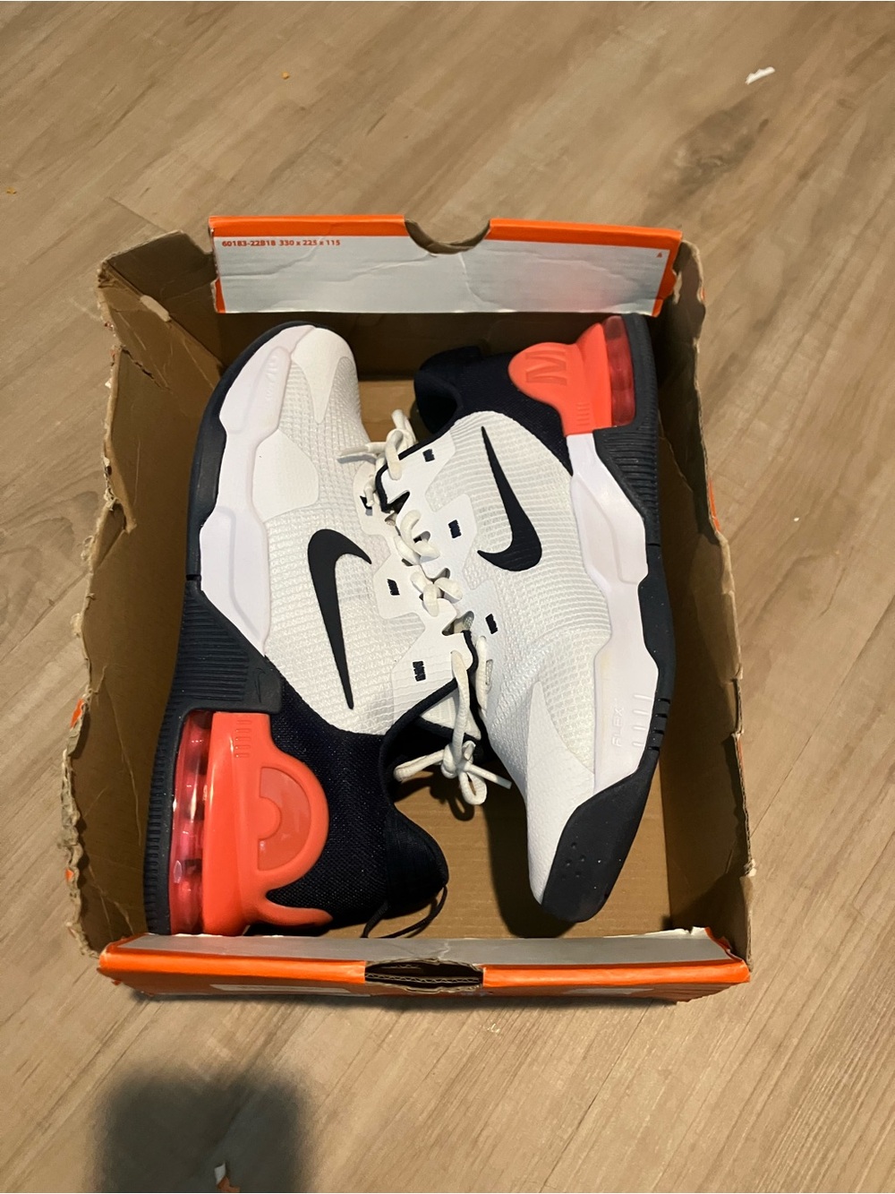 Nike Men’s Air Max Alpha Trainer- White/ Navy / Red Air-Cushioned Sneakers Sz 10